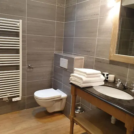 Bayeusaine Center & Garden Tatil Evi